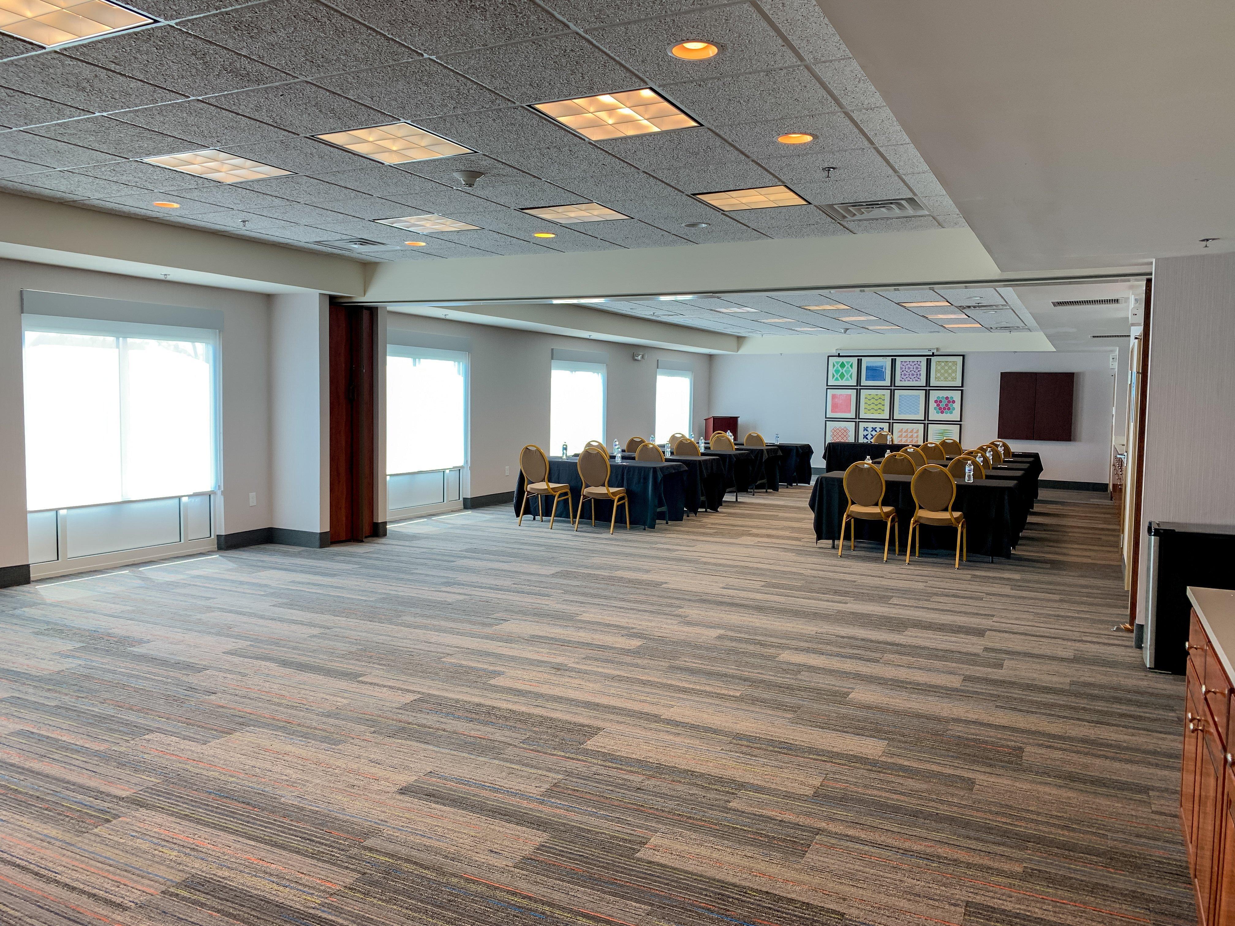 Holiday Inn Express & Suites Lexington Downtown Area-Keeneland By Ihg Exterior photo
