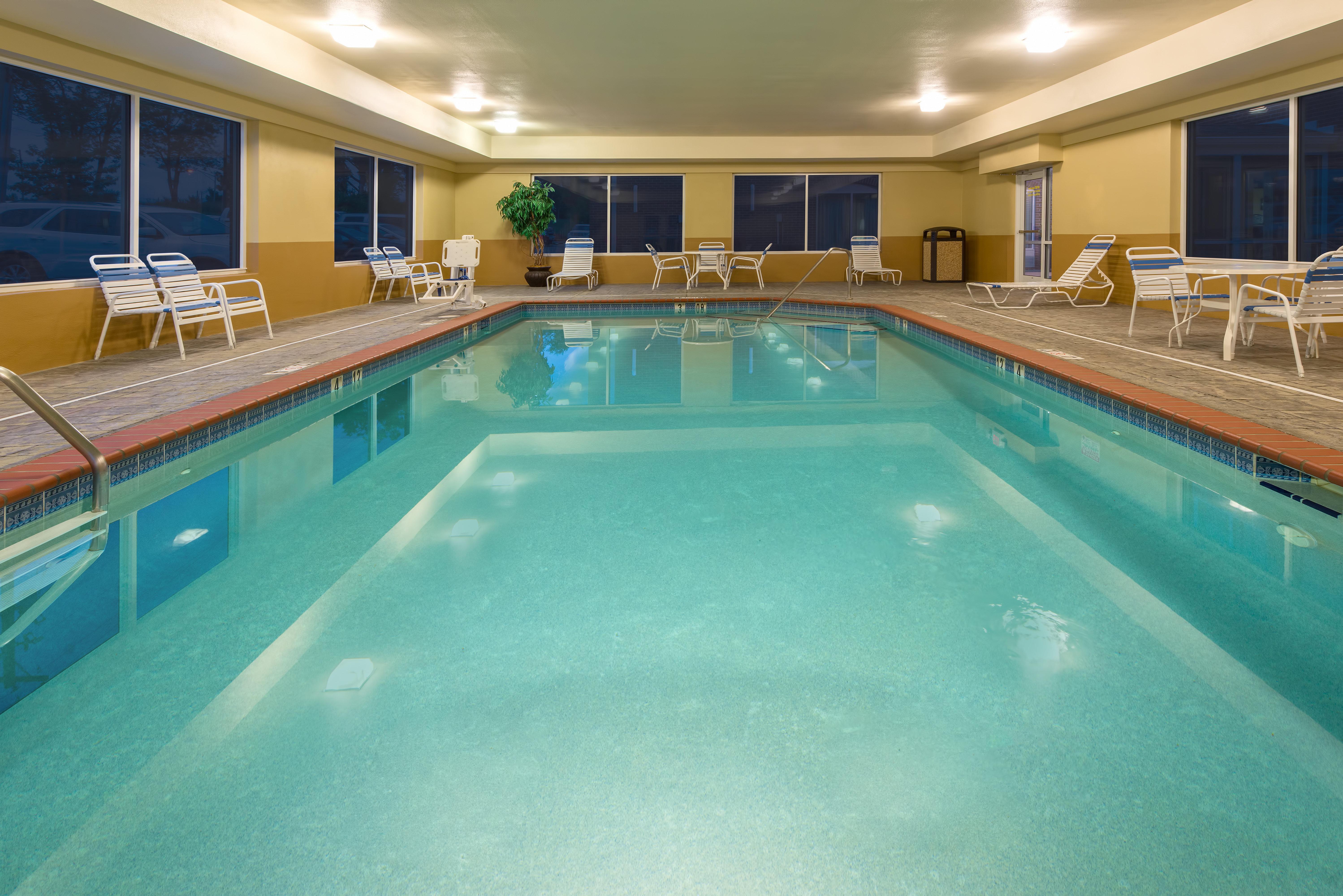 Holiday Inn Express & Suites Lexington Downtown Area-Keeneland By Ihg Exterior photo