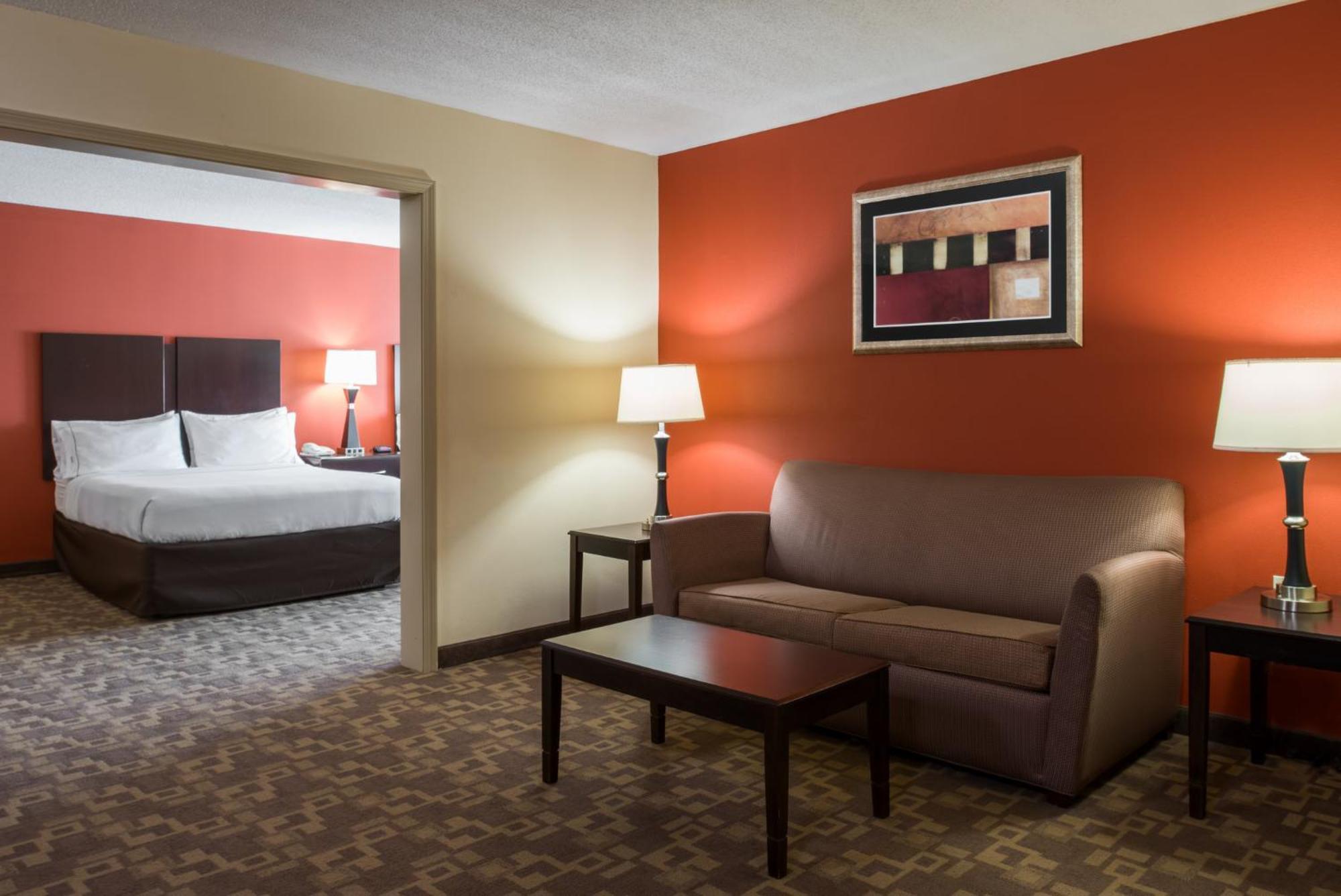 Holiday Inn Express & Suites Lexington Downtown Area-Keeneland By Ihg Exterior photo