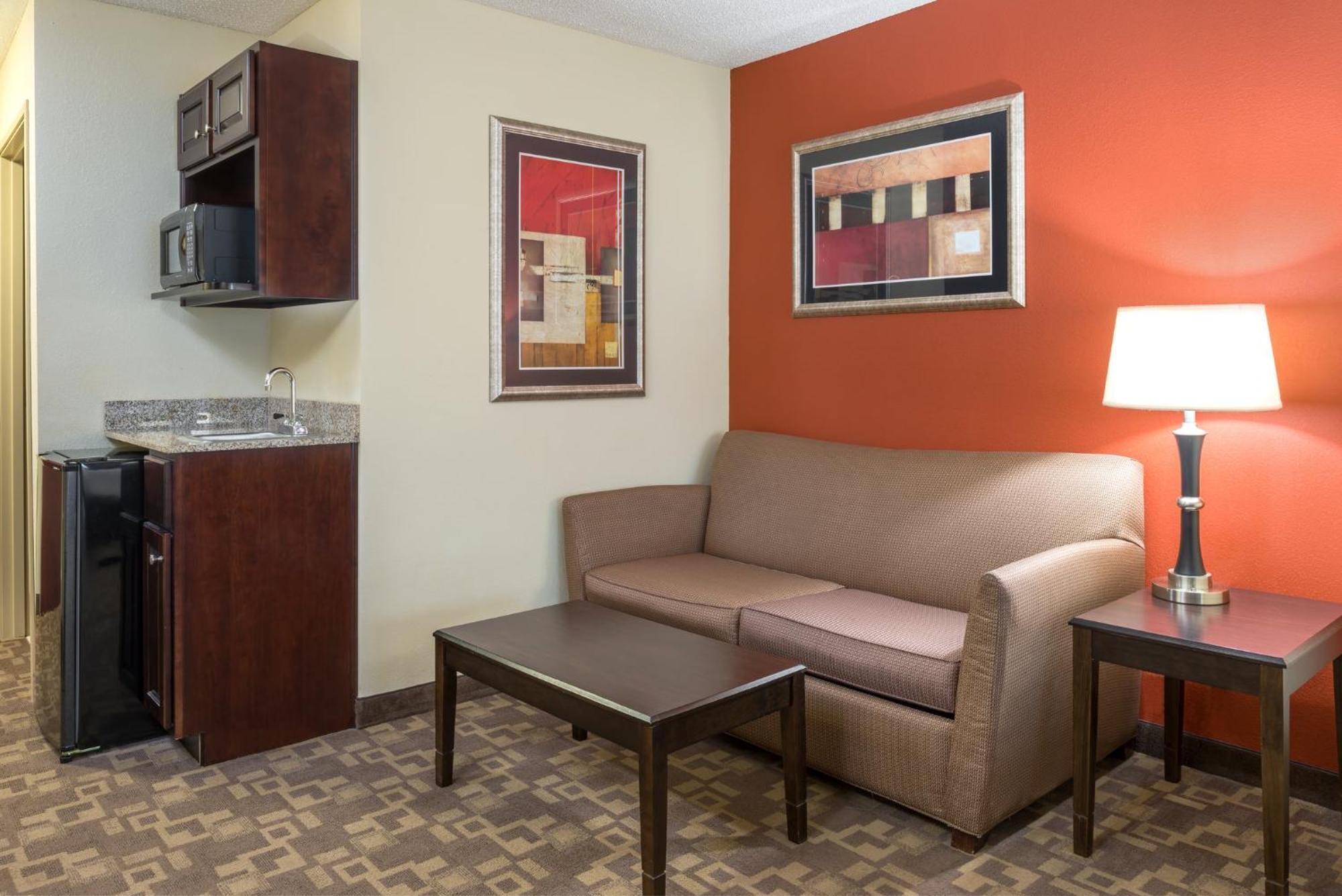 Holiday Inn Express & Suites Lexington Downtown Area-Keeneland By Ihg Exterior photo