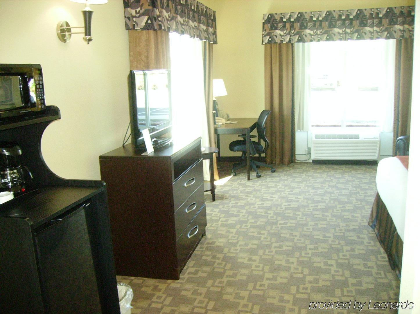 Holiday Inn Express & Suites Lexington Downtown Area-Keeneland By Ihg Exterior photo