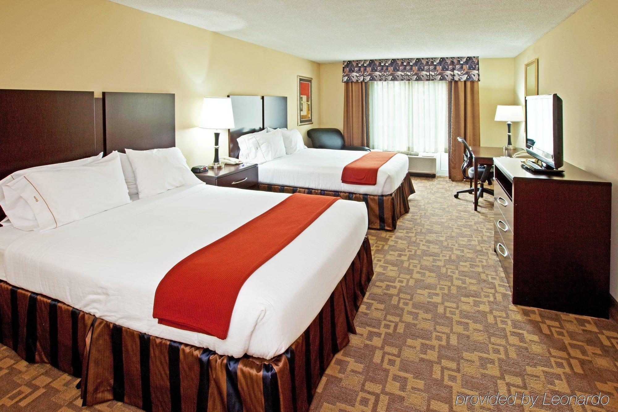 Holiday Inn Express & Suites Lexington Downtown Area-Keeneland By Ihg Exterior photo