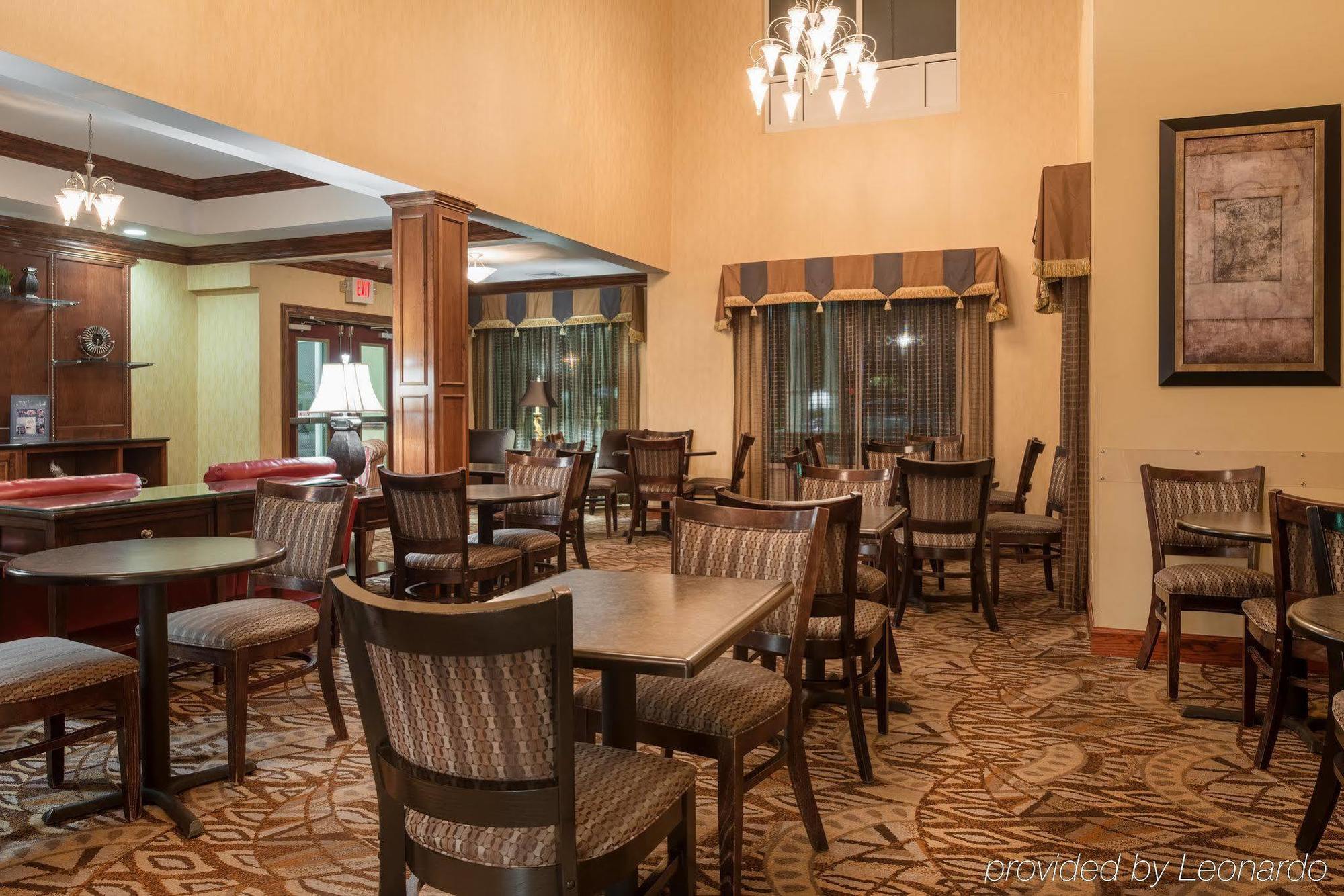 Holiday Inn Express & Suites Lexington Downtown Area-Keeneland By Ihg Exterior photo