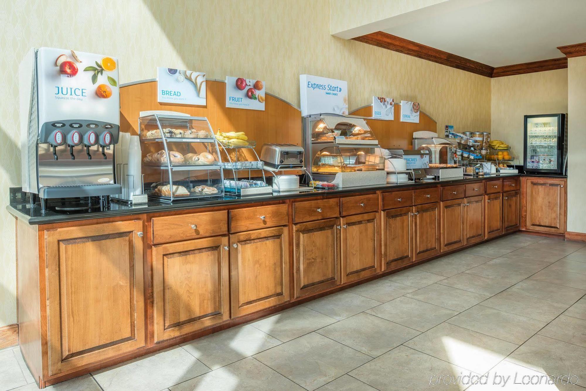 Holiday Inn Express & Suites Lexington Downtown Area-Keeneland By Ihg Exterior photo