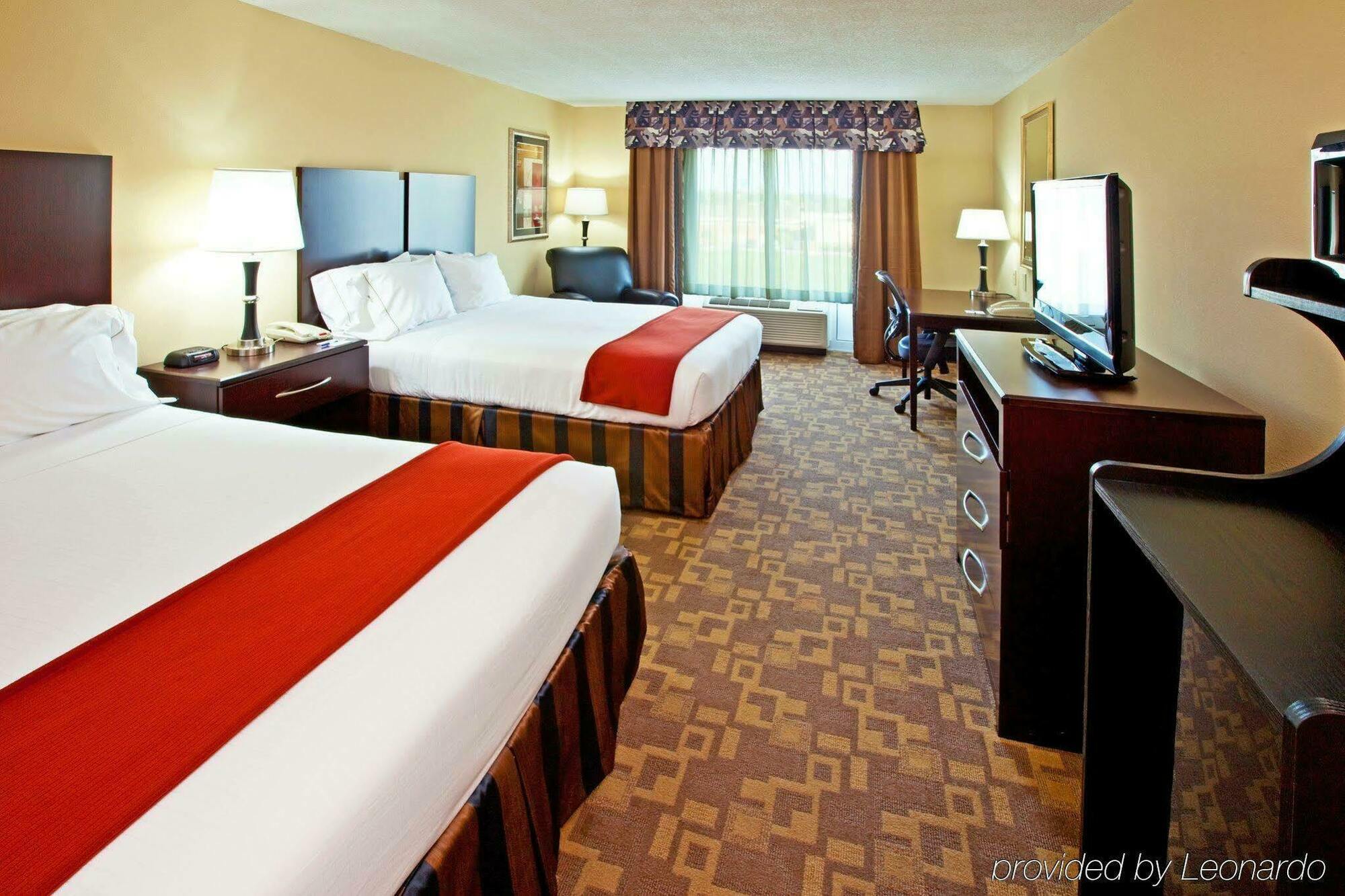 Holiday Inn Express & Suites Lexington Downtown Area-Keeneland By Ihg Exterior photo